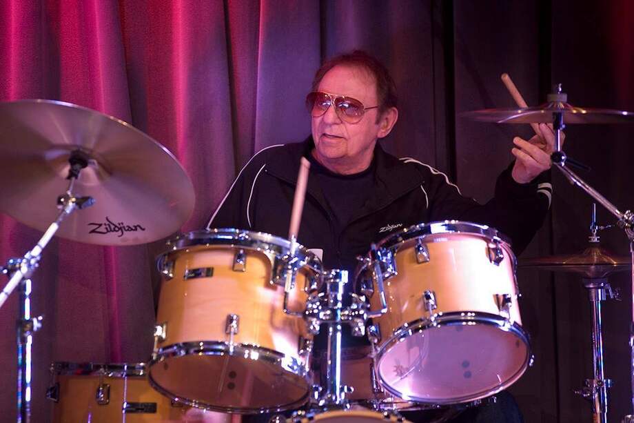 Hal Blaine se dio a conocer en la década de 1960 como miembro del grupo californiano The Wrecking Crew. / Tomada de Facebook.com/HalBlaine