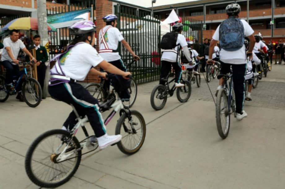 Distrito entrega más bicicletas a estudiantes de Bogotá