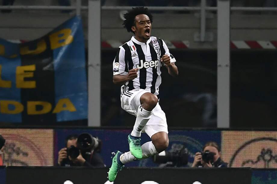 Juan Guillermo Cuadrado celebrando el empate de la Juventus. / AFP