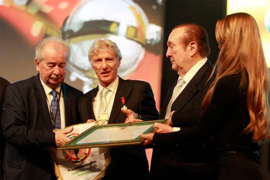 A Pékerman se le destacó su labor en la formación de divisiones menores de Argentina / EFE