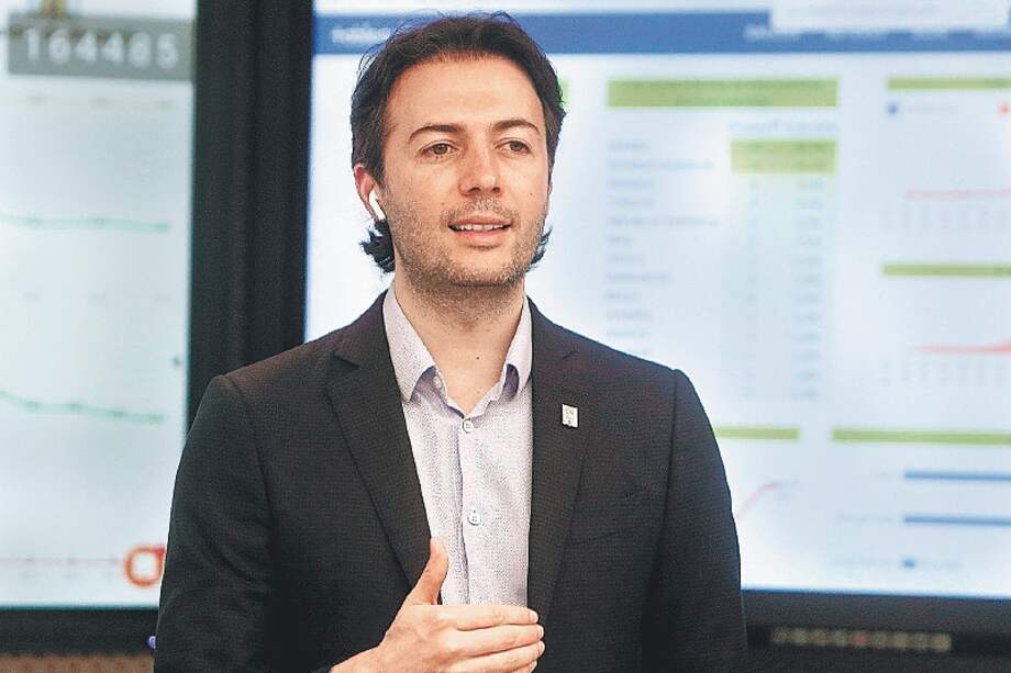 El exdirector del sistema informativo de Telemedellín, Hernán Muñoz, aseguró que la alcaldía de Medellín dictaba los contenidos periodísticos que podían salir en el canal público.