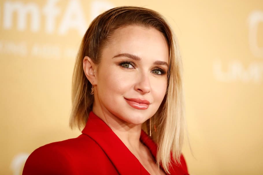 WEST HOLLYWOOD (United States), 17/08/2026.- (FILE) - US actor Hayden Panettiere attends amfAR Gala Los Angeles 2022 at the Pacific Design Center in West Hollywood, California, USA, 03 November 2022 (issued 17 August 2026). Hayden Panettiere passed away on 16 August aged 36, her father confirmed in a statement. The cause of her death has not been publicly released. EFE/EPA/CAROLINE BREHMAN