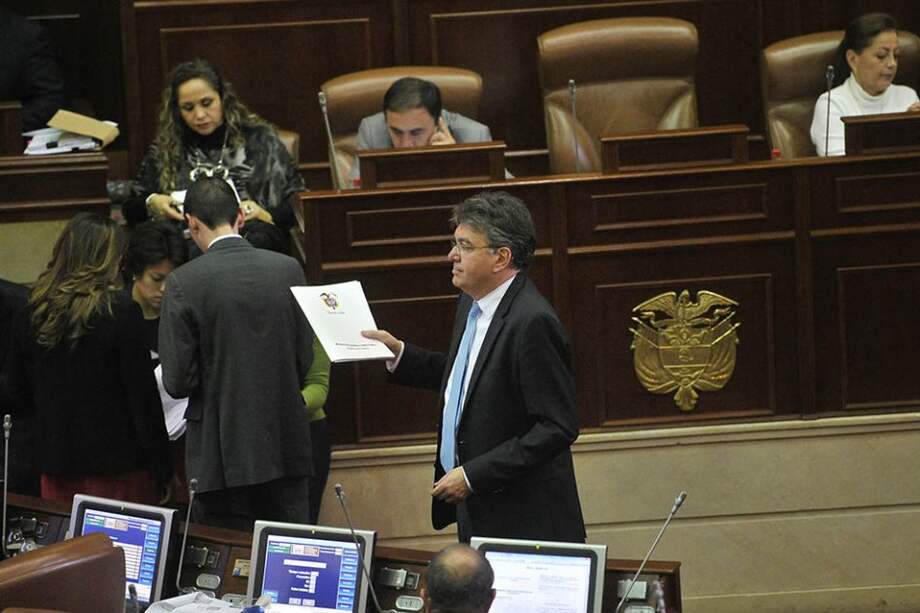 El ministro de Hacienda, Mauricio Cárdenas, durante el debate de aprobación de la reforma tributaria en diciembre de 2014. / Archivo - El Espectador