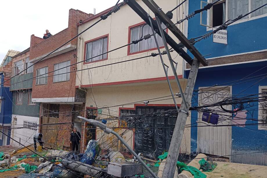 Tras accidente reportan saqueos y ausencia de servicios públicos en San Cristóbal.