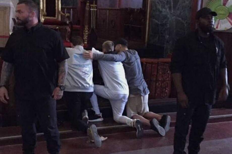 Twitter: @JBCGiveaway