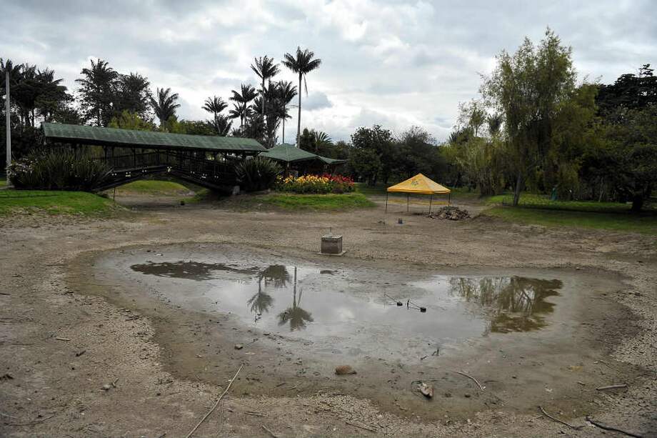 El lago del jardín lleva 10 años en reparación y su impermeabilización cuesta $320 millones. / Andrés Torres