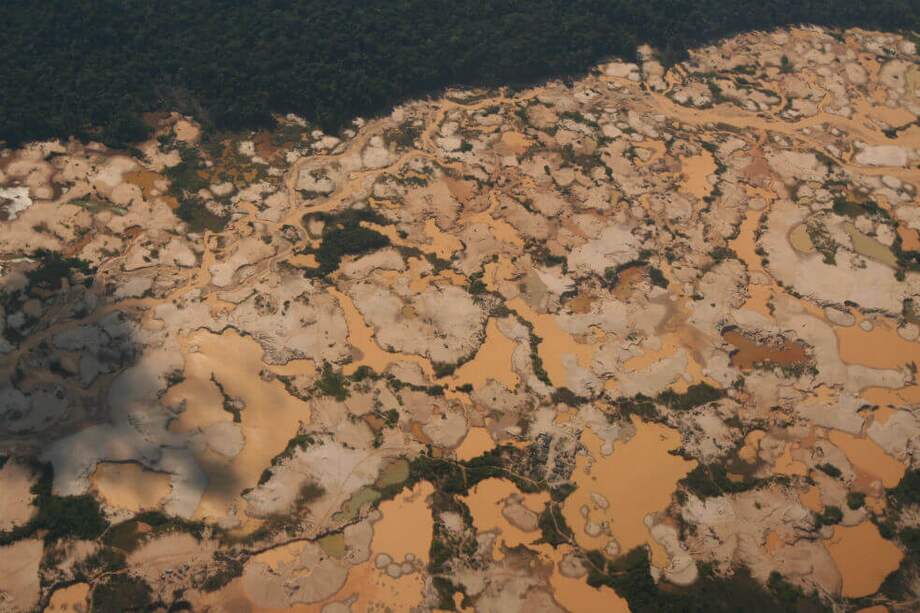Minería ilegal de oro en Madre de Dios, Amazonia peruana. / Barbara Fraser/WWF