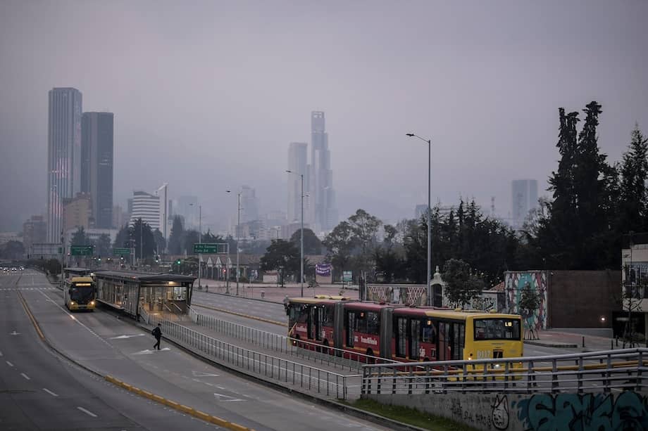 En lo corrido del año, Bogotá ha tenido dos alertas amarillas por la mala calidad del aire. / Mauricio Alvarado - El Espectador.