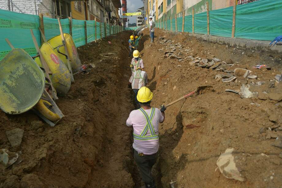 El proyecto pretende recaudar $906.579 millones para 16 obras. / Archivo