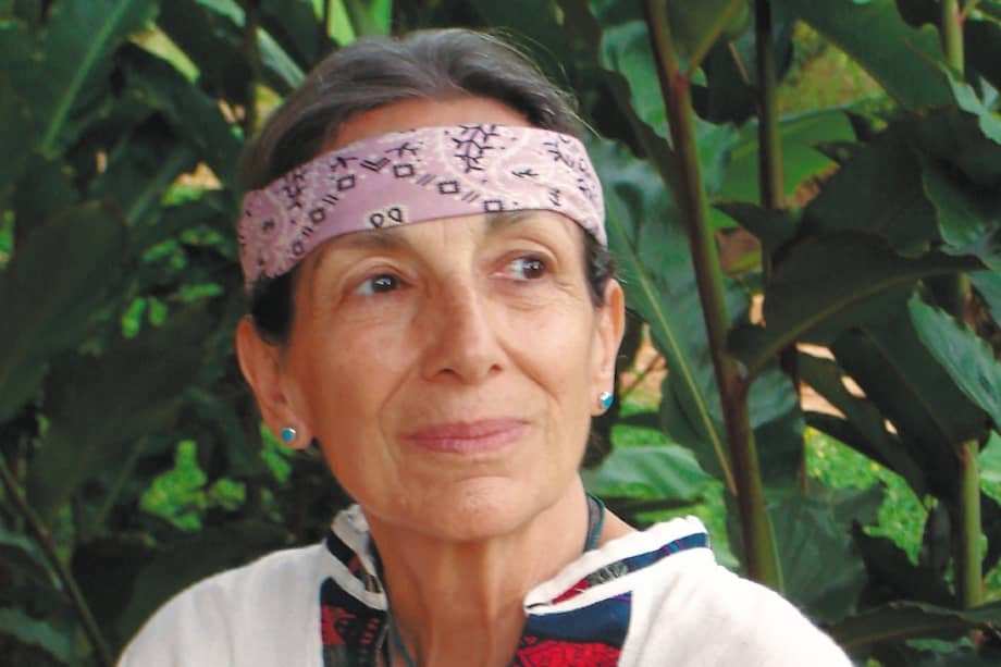 Estaba la pájara pinta sentada en el verde limón (reseña)
