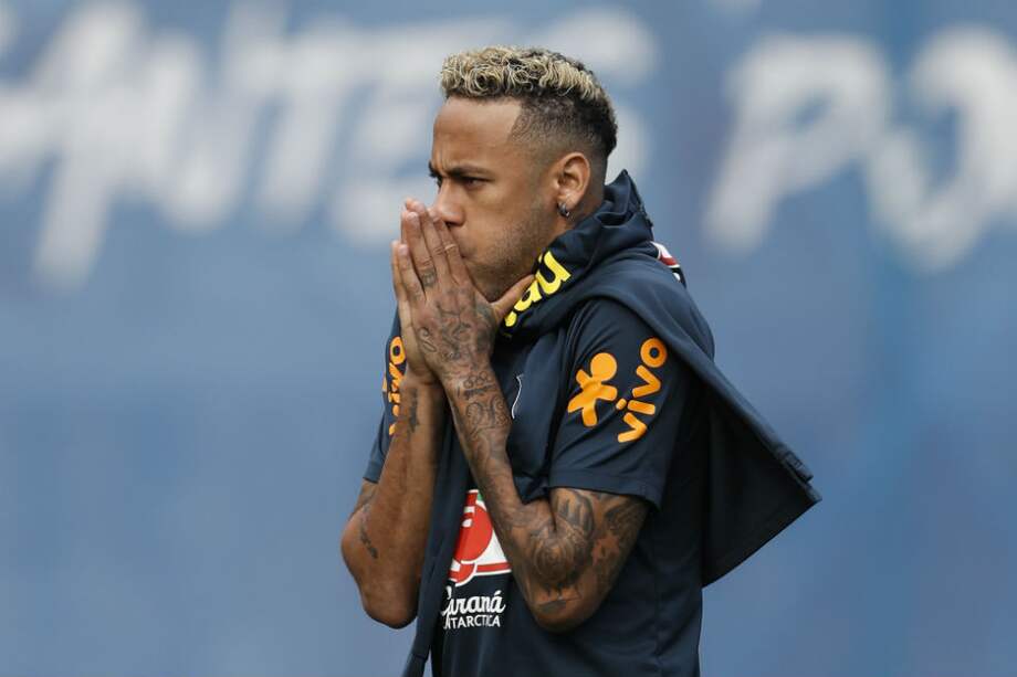 Neymar volvió a los entrenamientos con Brasil. / AFP