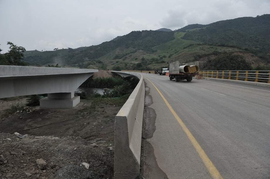 La construcción de la Ruta del Sol busca hacer más rápida la movilidad desde el centro del país hasta la Costa Caribe. / Archivo