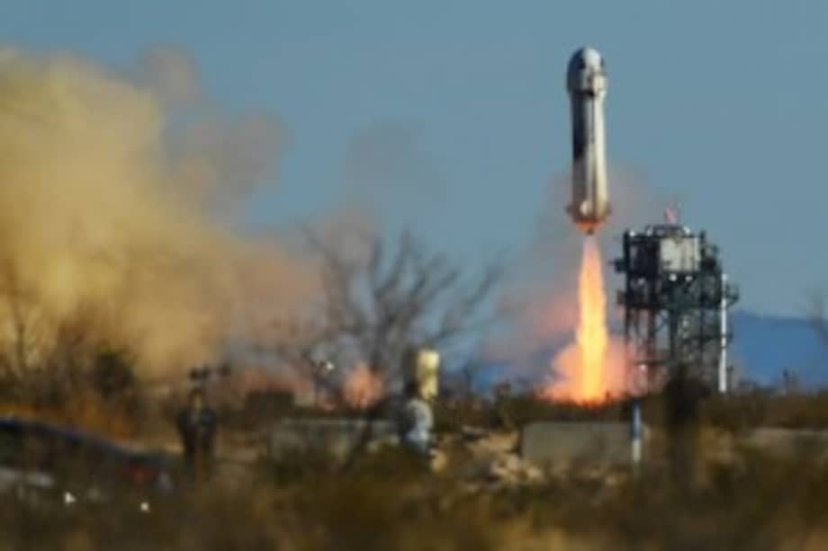 Abordo de la nave New Shepard, Blue Origin enviaba vuelos comerciales tripulados al espacio.