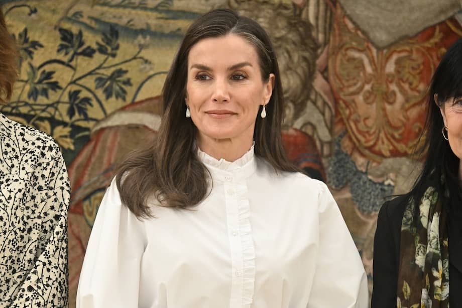 La reina Letizia recibe en audiencia a una representación del Consejo Español del Cerebro en el Palacio de La Zarzuela.
/ José Oliva / Europa Press