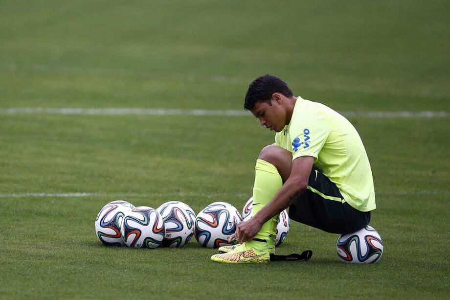 Thiago Silva está listo para enfrentar hoy a la selección de Camerún y asegurar el paso de Brasil a los octavos de final del Mundial. / EFE