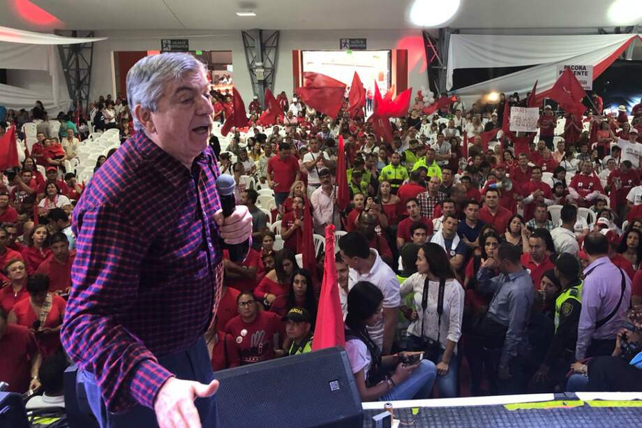 César Gaviria, director del Partido Liberal, en el inicio de la campaña desde Manizales. / Twitter