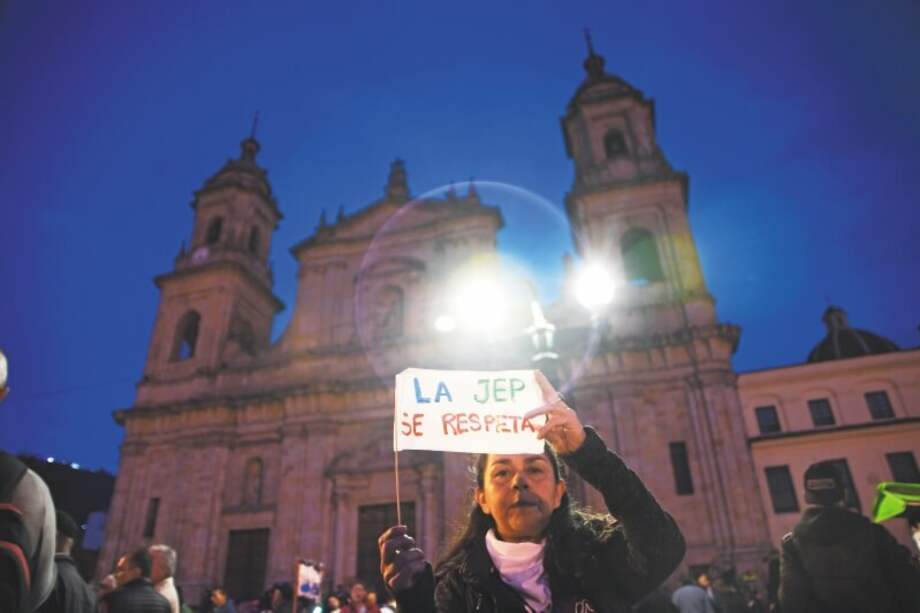 El lunes pasado, en Bogotá y otras ciudades, miles de ciudadanos salieron a manifestar su respaldo a la JEP. /Cristian Garavito