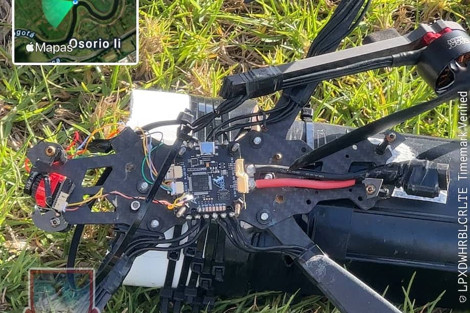 El dron fue ubicado en Kennedy, cerca de CATAM, y tenía un sistema de guiado con fibra óptica y explosivos improvisados.