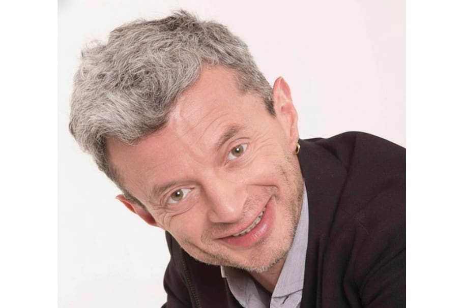 El actor colombiano, recordado por sus papeles en "Las hermanitas Calle" y 'Pa' quererte', hoy lidera el Teatro La Quinta Porra, un espacio donde no solo forma a nuevos talentos, sino donde también se reinventa como productor, director y administrador.