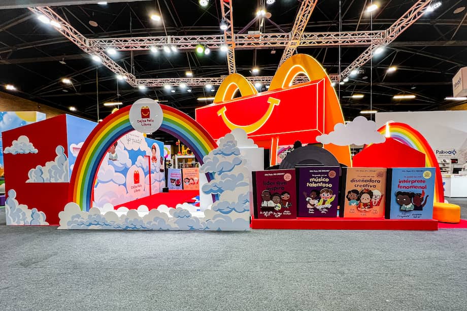 Regresa la iniciativa que permite a las familias elegir entre un libro o un juguete con la Cajita Feliz.