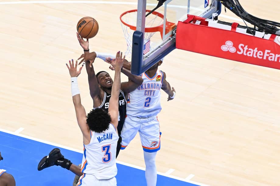Oklahoma City Thunder derrotó 127-114 a los San Antonio Spurs en el quinto juego.