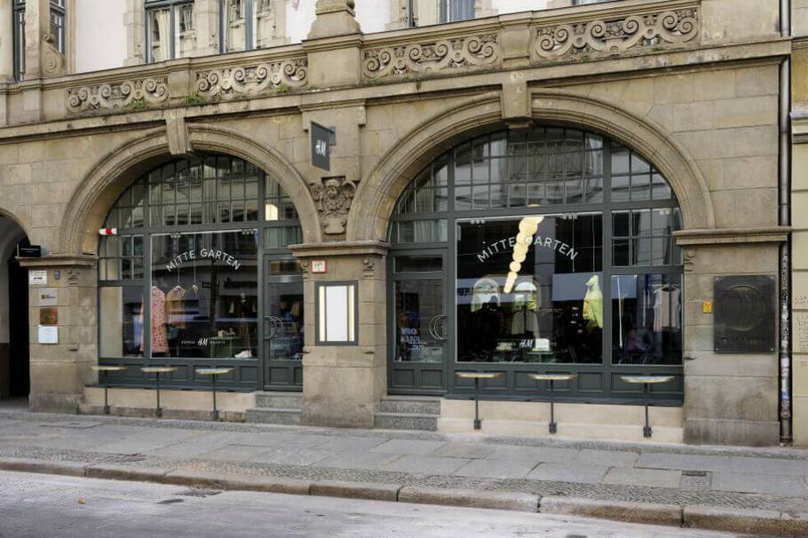 H&M ahora ofrece clases de yoga y café gratis en una de sus tiendas