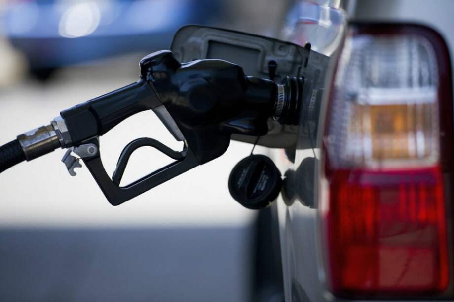 Los precios de la energía se desplomaron un 4,7 %, con la gasolina en una caída del 9,4 %. / Bloomberg News