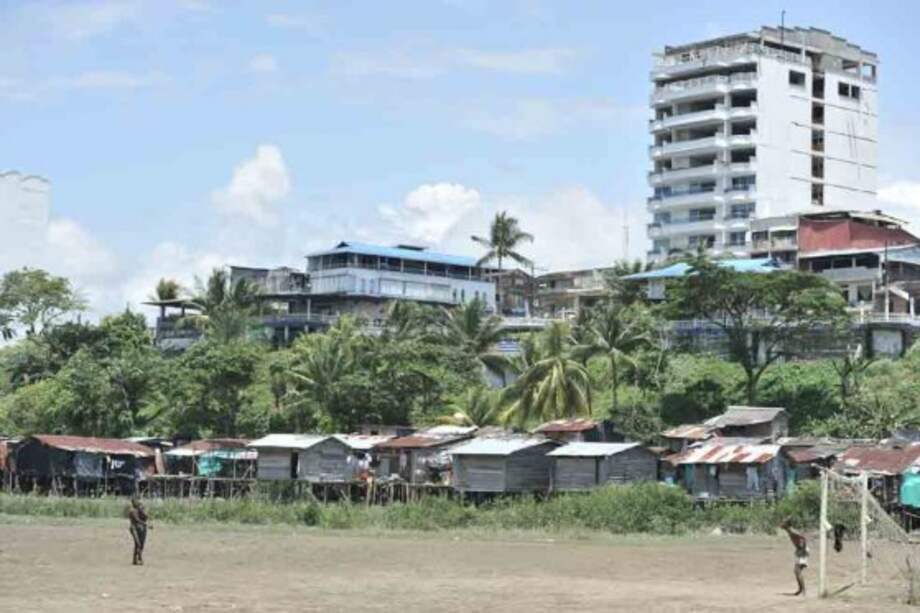 Las “casas de pique” halladas por el CTI quedan en un barrio llamado Viento Libre, ubicado a orillas del mar. / Gabriel Aponte