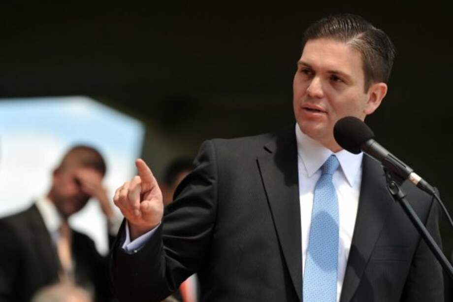 Mindefensa asegura que respetará decisión de indígenas que juzgan a 6 miembros de las Farc