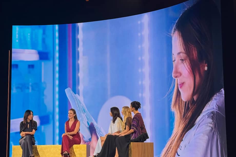 Nanofreeze recibiendo el premio de Cartier Women's Initiative.