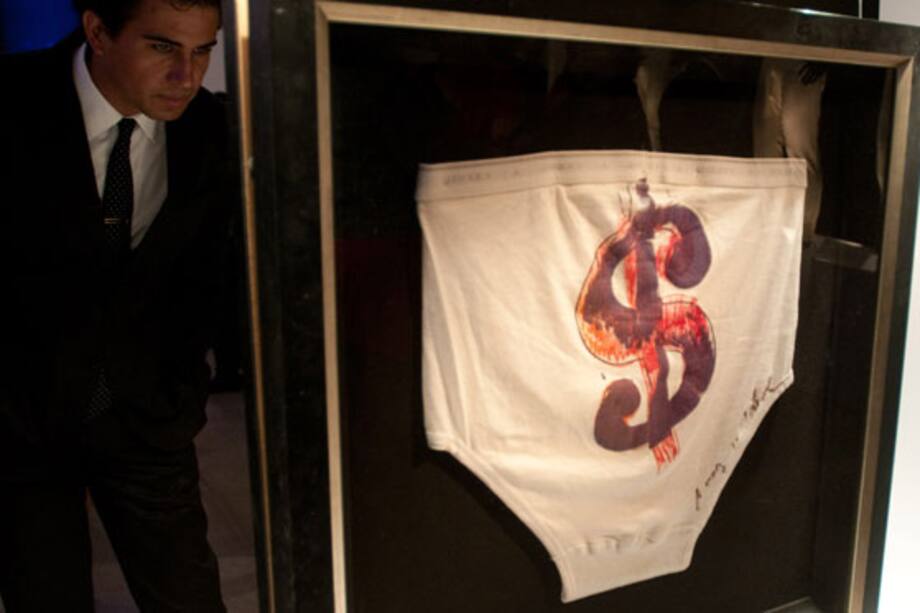 Calzoncillos de Andy Warhol se exhiben en México