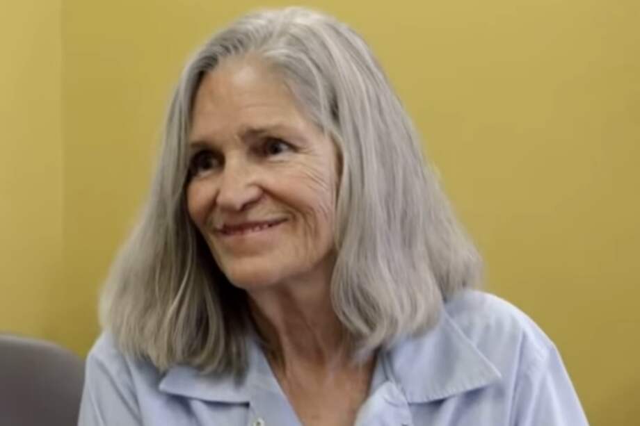 Leslie van Houten, exmiembro de "La familia Manson". / Captura de pantalla de YouTube