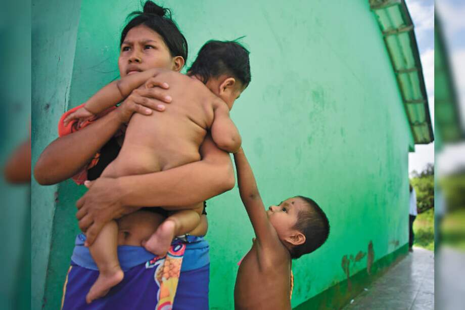 A principios de enero, a Tribugá llegaron 126 indígenas wounaan, entre ellos 75 niños. Este pueblo indígena es binacional y al menos este grupo es originario del alto Baudó. / Fotos: Óscar Pérez