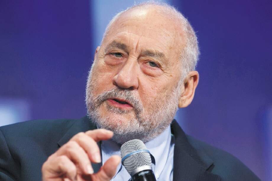 Columbia University Professor Joseph Stiglitz speaks at the Clinton Global Initiative, Monday, Sept. 28, 2015 in New York. (AP Photo/Mark Lennihan)