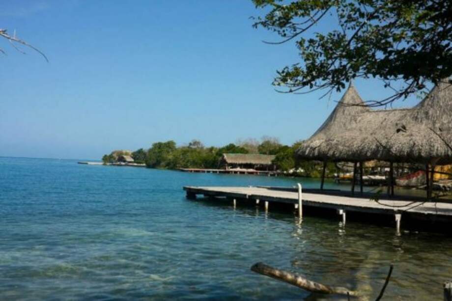 A Isla del Rosario llegan turistas de todas partes en busca de jovencitas a cambio de dinero.