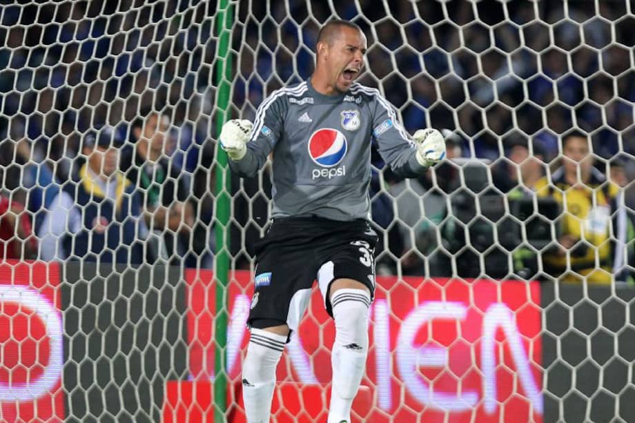 La noche del 16 de diciembre de 2012, Luis Delgado fue la figura en la obtención de la estrella 14 y quedó en la historia de Millonarios. / EFE