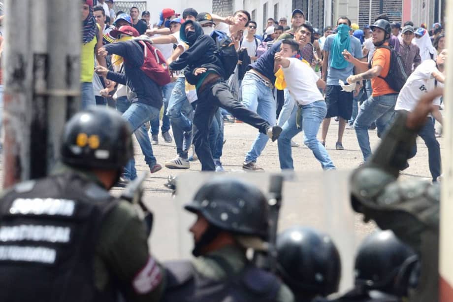 Un policía muerto y dos heridos durante protestas en Venezuela
