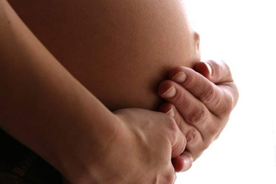 Niñas aprenden a ser madres en un albergue de menores embarazadas en Paraguay