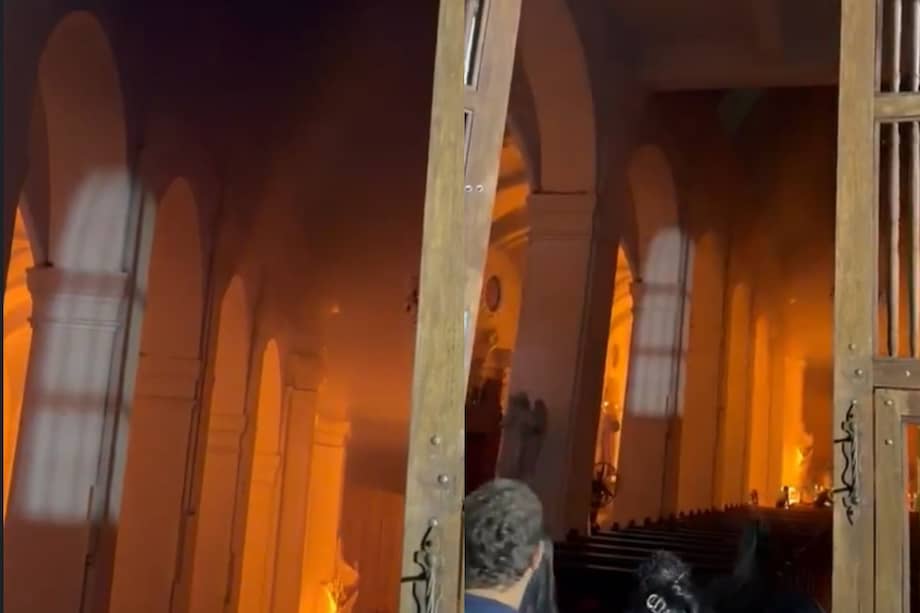 El contado de incendio se registró en la noche de Jueves Santo y generó evacuación en el templo, no hubo personas heridas.