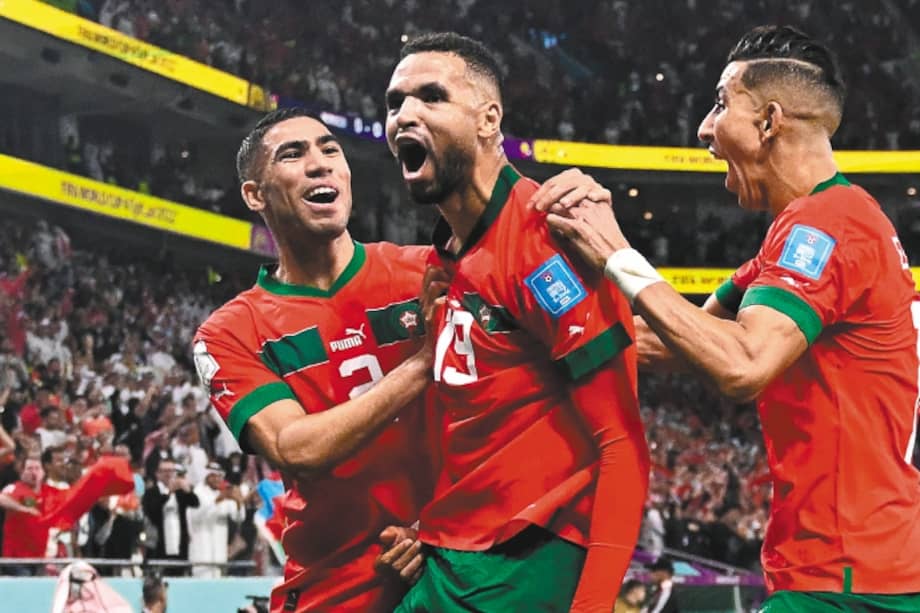 Los jugadores de Marruecos celebran su histórica clasificación tras vencer a Portugal en cuartos de final. / AFP