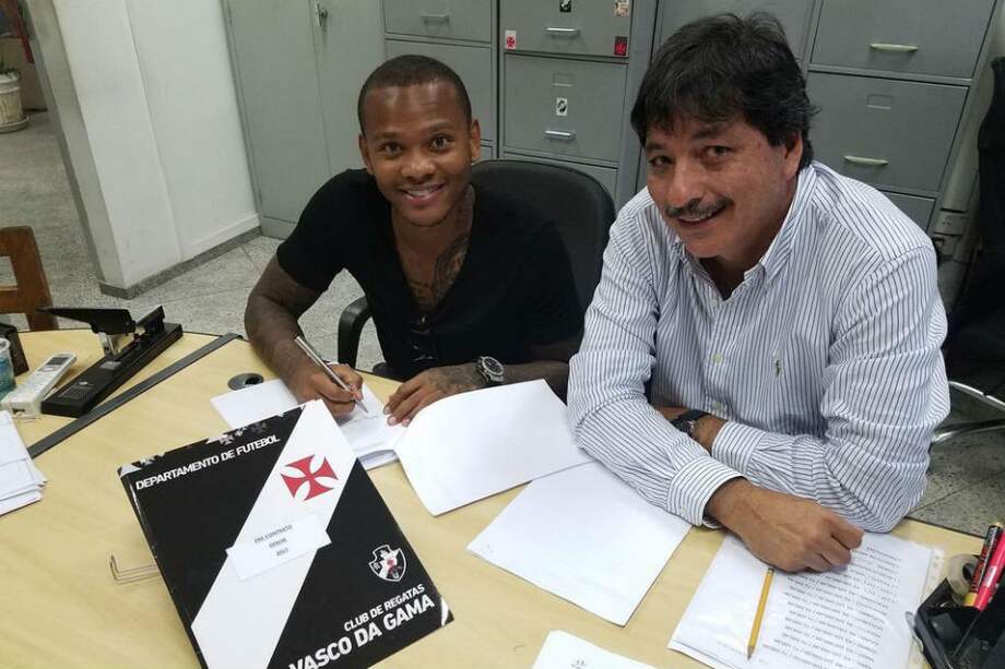 Manga Escobar llega a préstamo por un año a Vasco da Gama. Foto: Reproducción Twitter Raul Ramirez