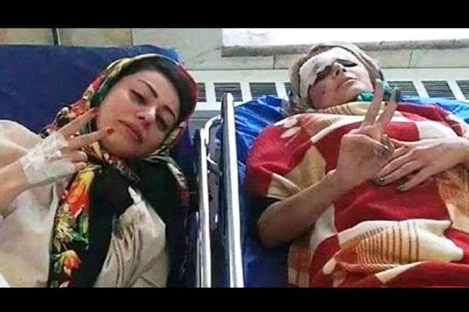 Ocasiona peligroso accidente automovilístico por tomarse una 'selfie'