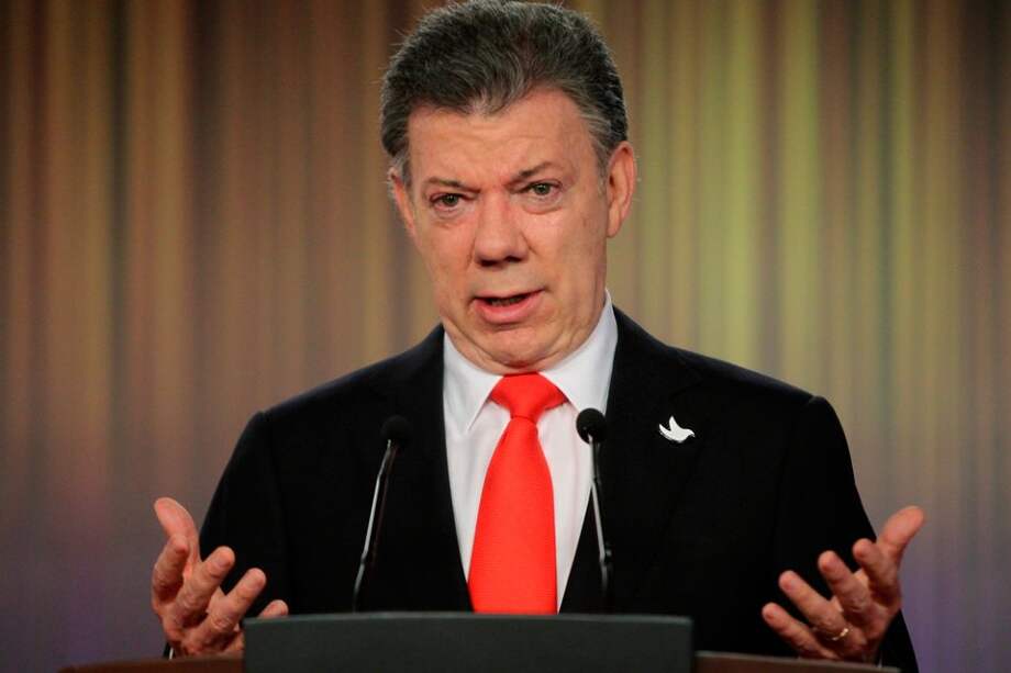 Santos alista primera 'cumbre' con congresistas que ayudaron a su reelección