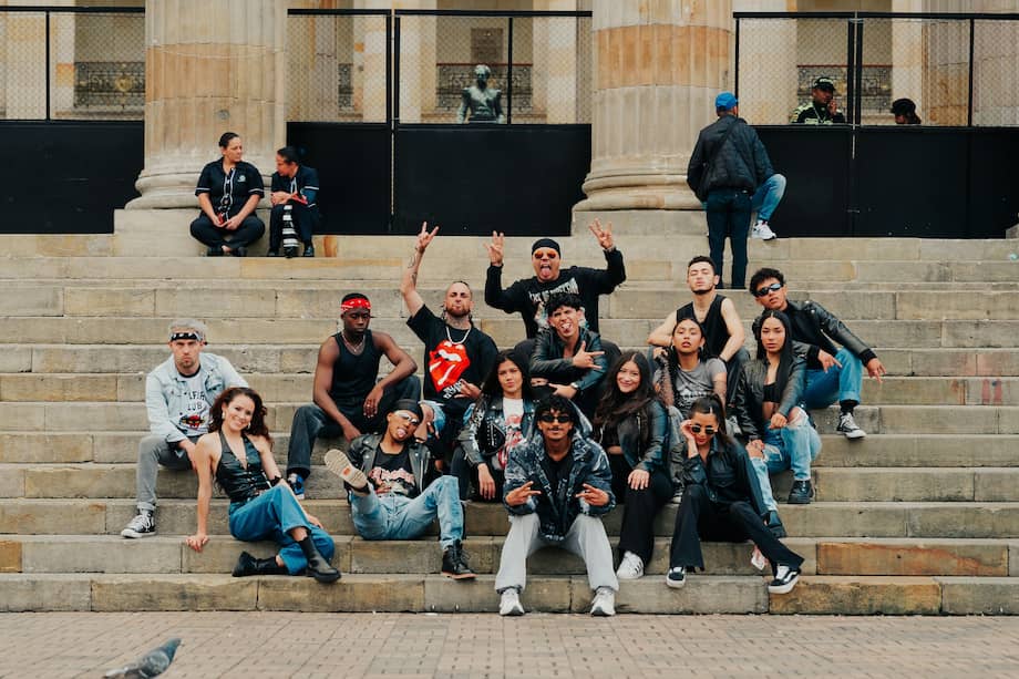 El video estuvo a cargo de la compañía y academia da danza Bureo Dance Studio. Con la dirección del realizador audiovisual David Castro y la dirección coreográfica de Sebastián Loud.