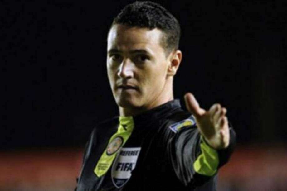 Wilmar Roldan elegido para pitar el Mundial Brasil 2014