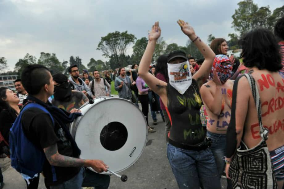 Estudiantes de la MANE 'entregan' instalaciones del Icetex luego de acuerdo