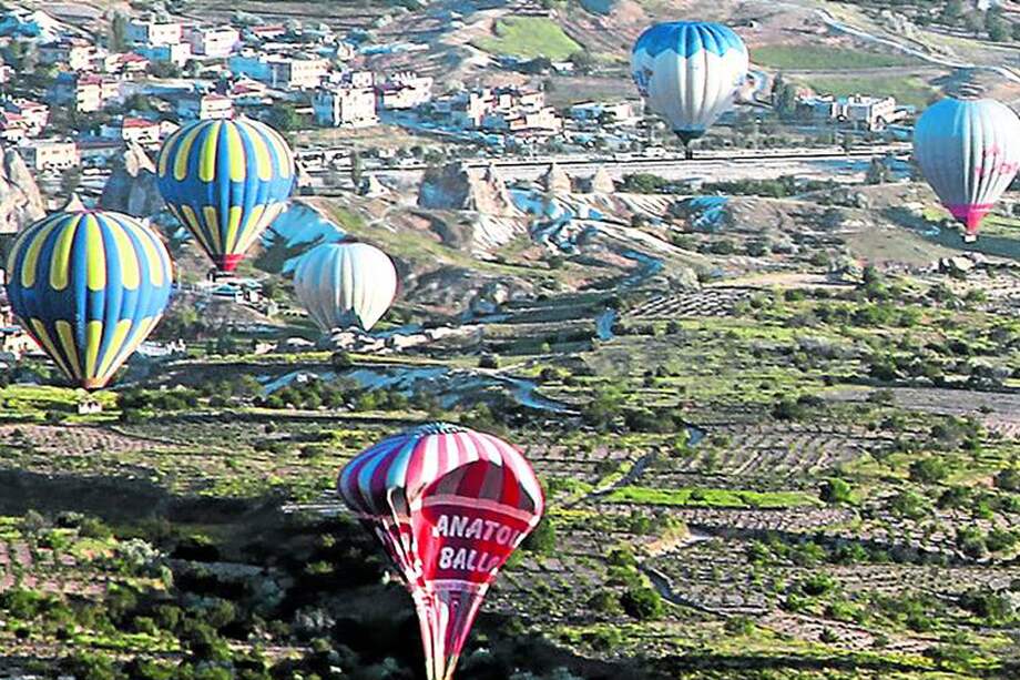 Tres turistas mueren por caída de globo en Turquía