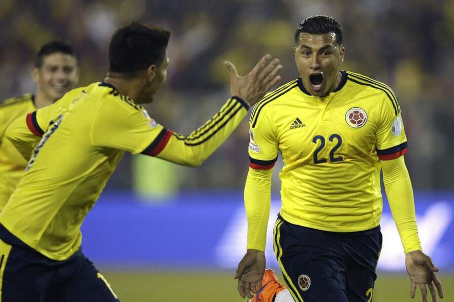 El defensa colombiano Jeison Murillo celebra el gol marcado a la selección brasileña durante el partido Brasil-Colombia, del Grupo C de la Copa América de Chile 2015, en el Estadio Monumental David Arellano de Santiago de Chile. /EFE