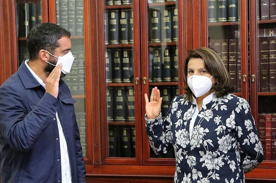 Arturo Char, presidente del Senado, posesionó este 27 de abril a Soledad Tamayo, senadora por el Partido Conservador.