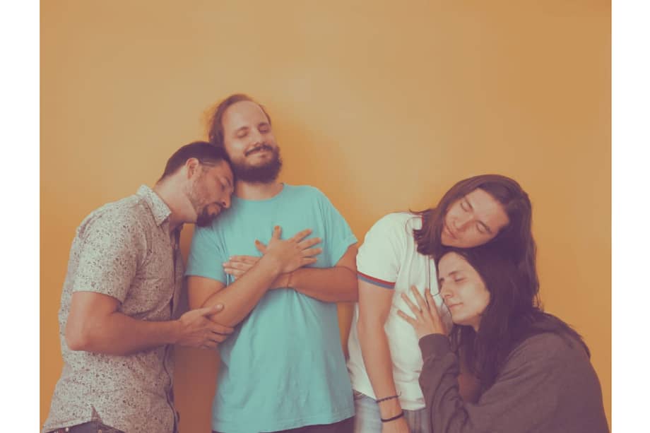 "Aleph", el nuevo extended play de la agrupación "Insomnio en Aves", es un tránsito hacia el origen y esencia de las cosas.